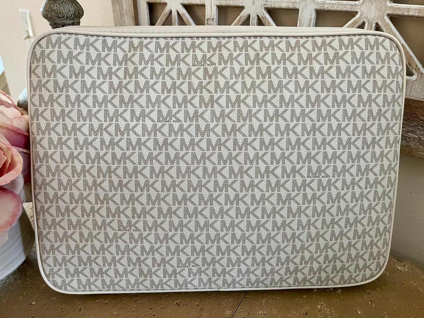 Michael Kors Vanilla Logo Large Laptop Case