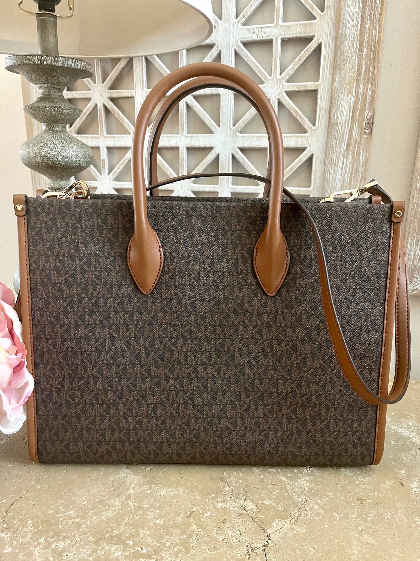 NEW Michael Kors Large NY Logo Tote Bag