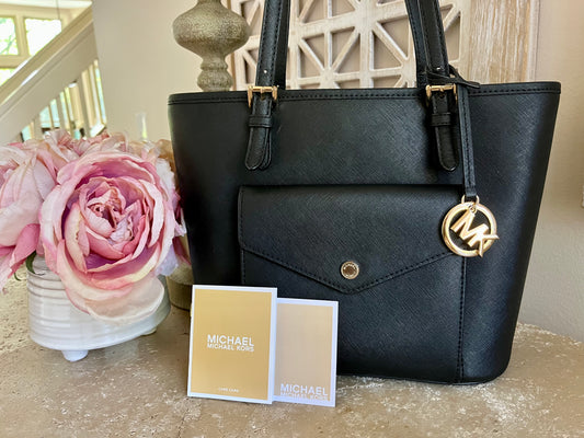 Designer Bags Depot - 🔥WHAT'S HOT?🔥 ⭐️MICHAEL KORS DARIA LARGE