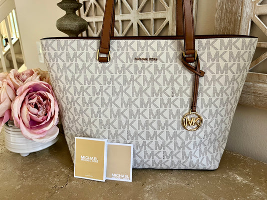 Designer Bags Depot - 🔥WHAT'S HOT?🔥 ⭐️MICHAEL KORS DARIA LARGE