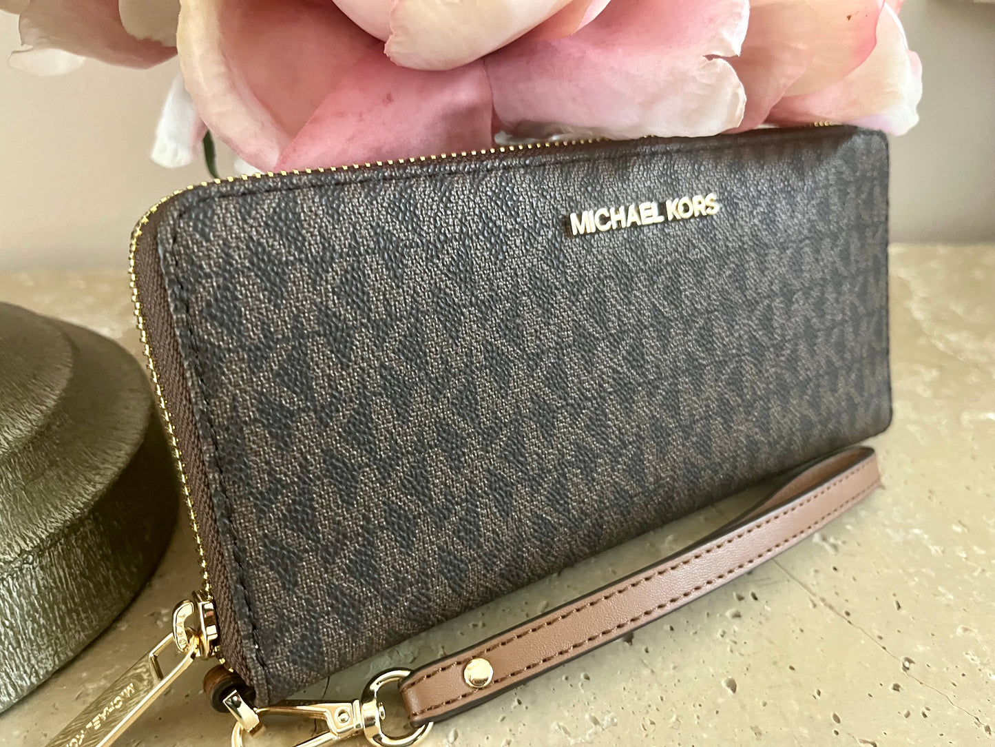 NEW Michael Kors Large Logo Zip Wallet