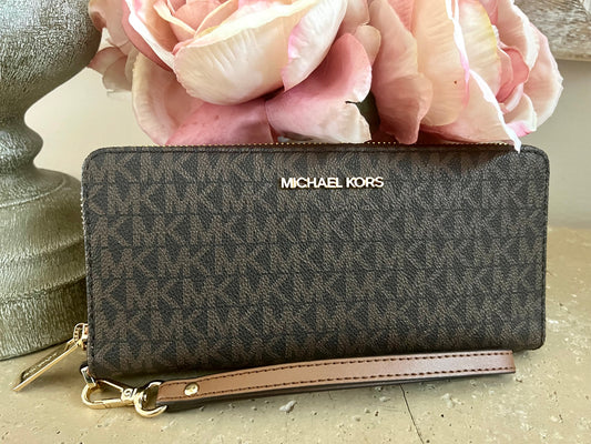 NEW Michael Kors Large Logo Zip Wallet