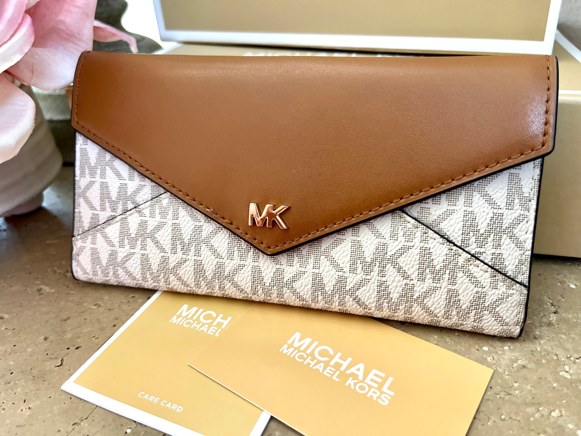 Cheap vanilla 2024 michael kors wallet