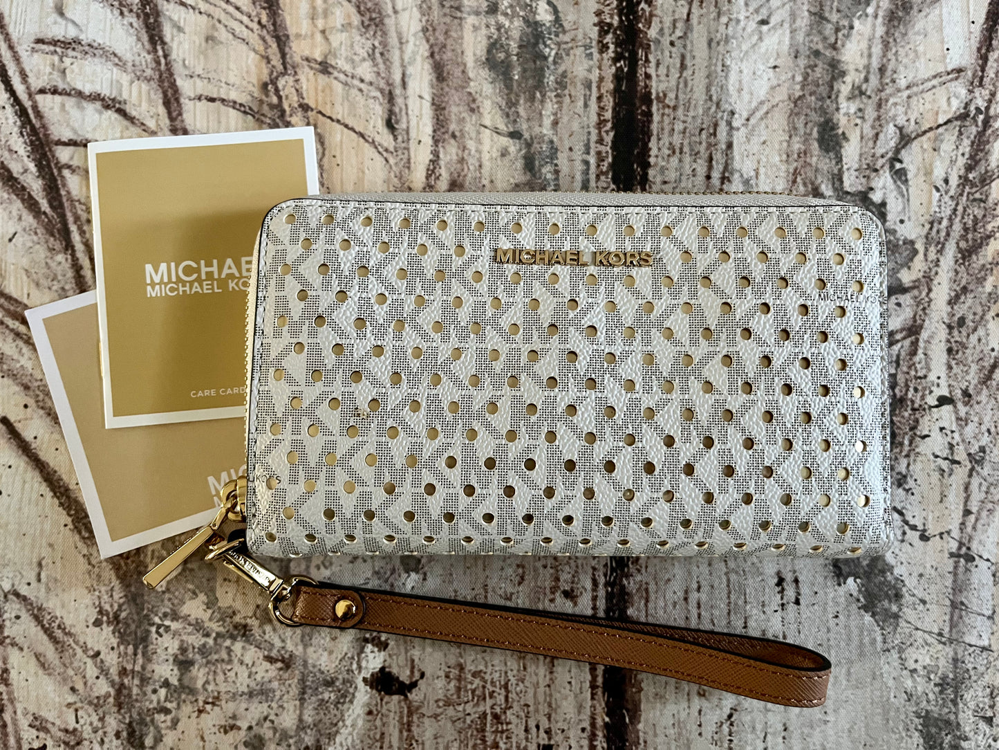 Michael Kors Large Vanilla Logo Zip Sparkle Wallet