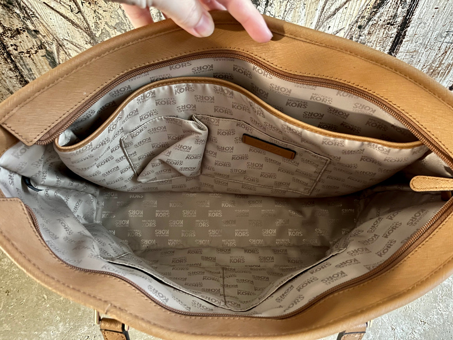 Michael Kors Large Vanilla Logo Zip Tote