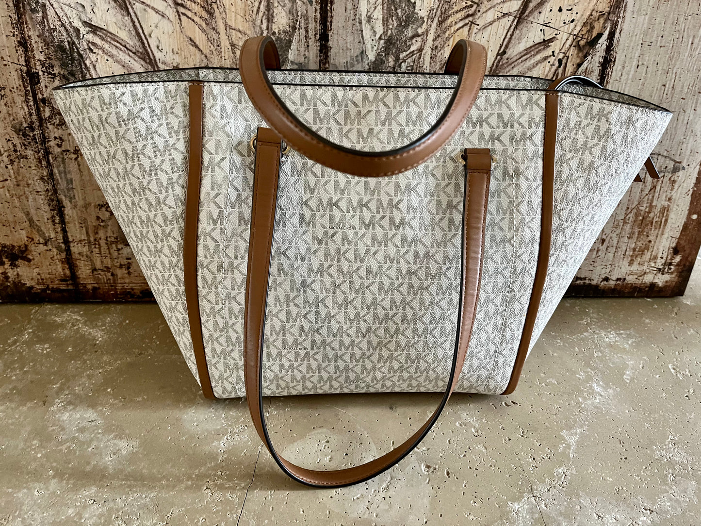 Michael Kors Large Vanilla Logo Tassel Zip Tote